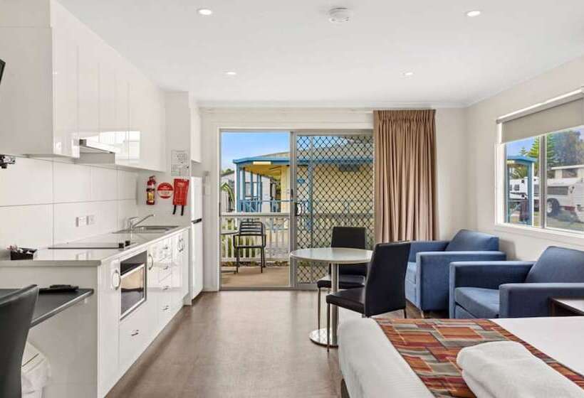 کلبه سوپریور, Discovery Parks  Adelaide Beachfront