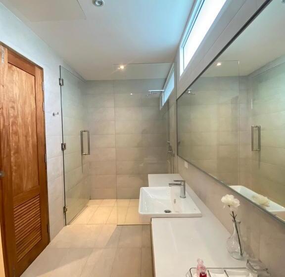 اتاق خانوادگی با چشم‌انداز دریا, Baanfah Resort Samui