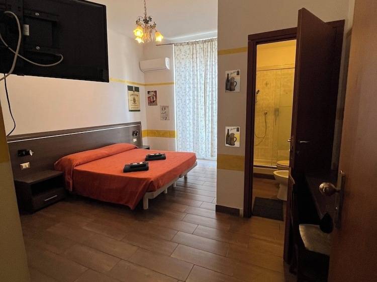 اتاق استاندارد, Albergo Astro