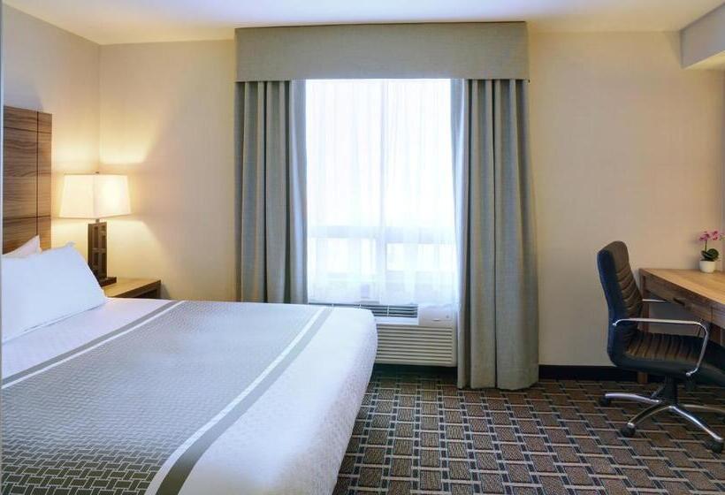 Студия Стандарт, Pomeroy Inn And Suites Vermilion