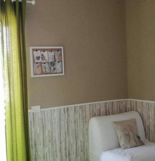Трехместный Номер Стандарт с Балконом, B&b Sweet Home Two Steps From The Ruins..