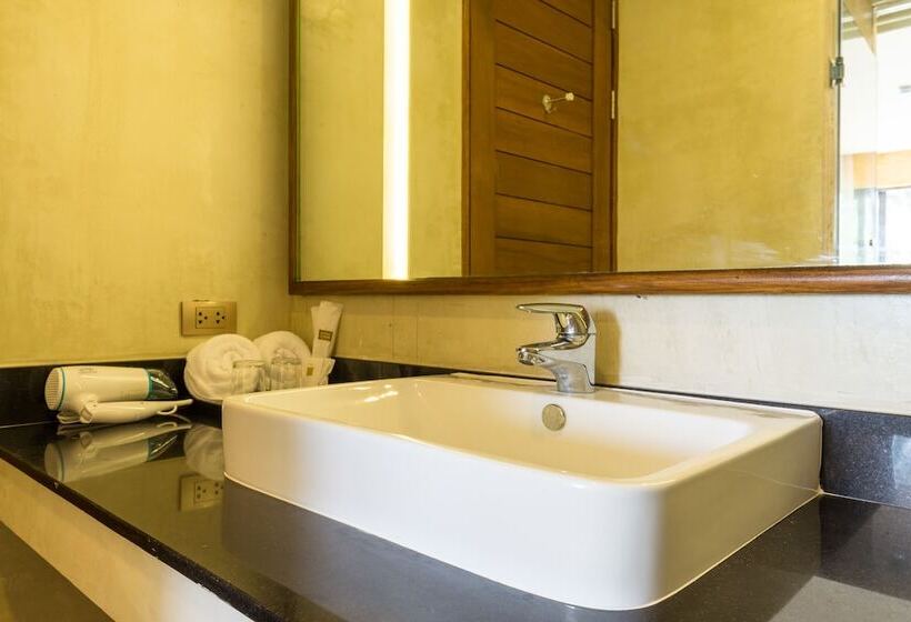 اتاق استاندارد با چشم‌انداز دریا, Coriacea Beachfront Boutique Phuket Resort   Sha Plus