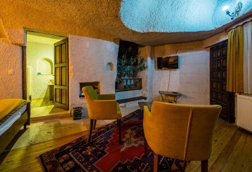 Номер Стандарт Трехместный, Elite Cave Suites