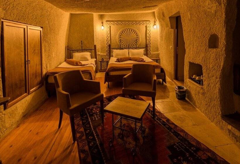 Номер Стандарт Трехместный, Elite Cave Suites