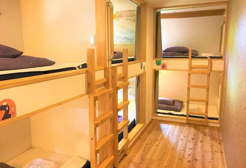 패밀리 룸 공용 욕실, K S House Hostels   Hakone Yumoto Onsen