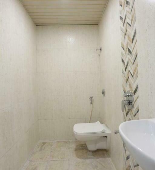 اتاق استاندارد, Crown Near Nesco Center Oberoi Mall Goregaon East