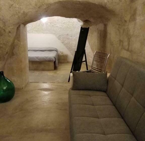 家庭套房, Stone Rooms