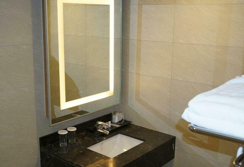 اتاق لوکس, Astar