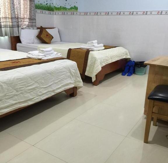 اتاق استاندارد چهار تخته, Ngan Giang Guest House