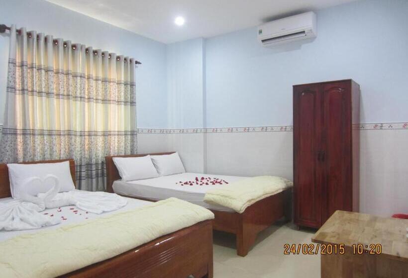 اتاق استاندارد چهار تخته, Ngan Giang Guest House