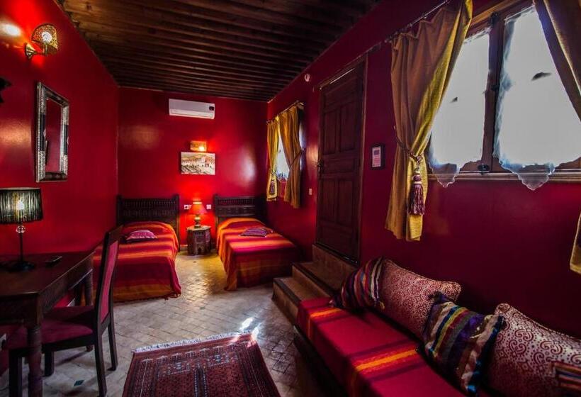اتاق استاندارد سه تخته با چشم‌انداز, Riad Letchina