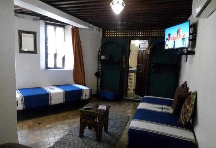 اتاق کلاسیک خانوادگی, Riad Letchina