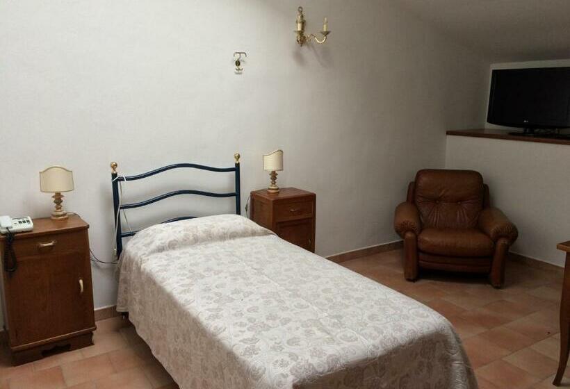 Quarto Estandar Individual, Luna