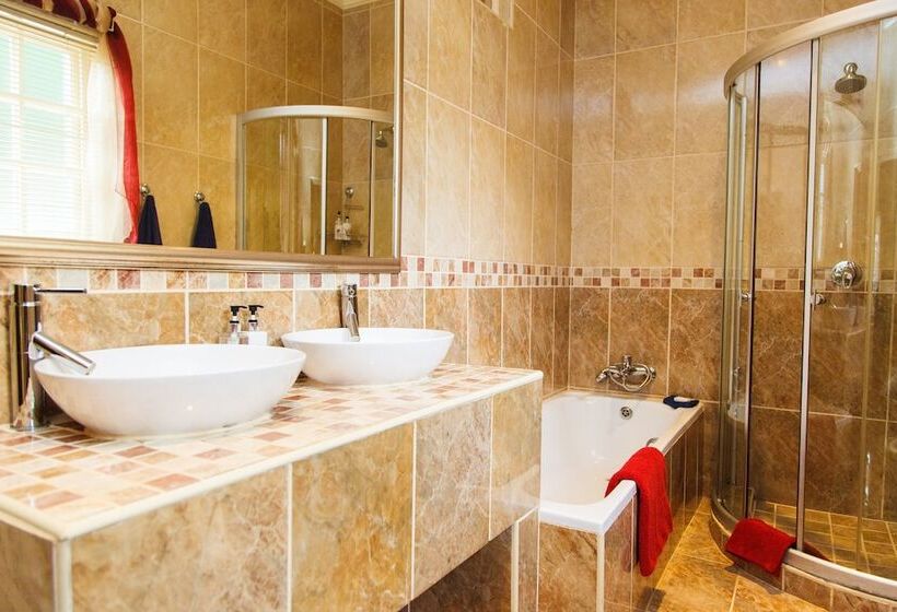 Номер Deluxe, The Angels Place Boutique Guest House
