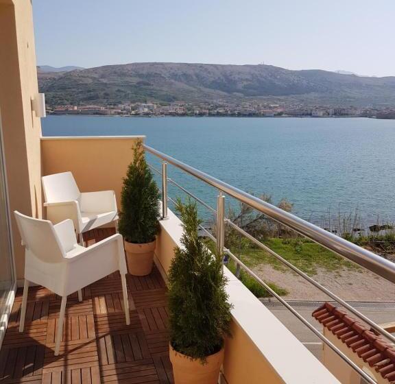 Comfort Room, Boutique Villa Revelin
