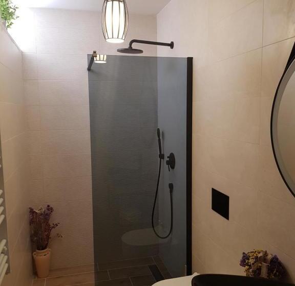 Comfort Room, Boutique Villa Revelin