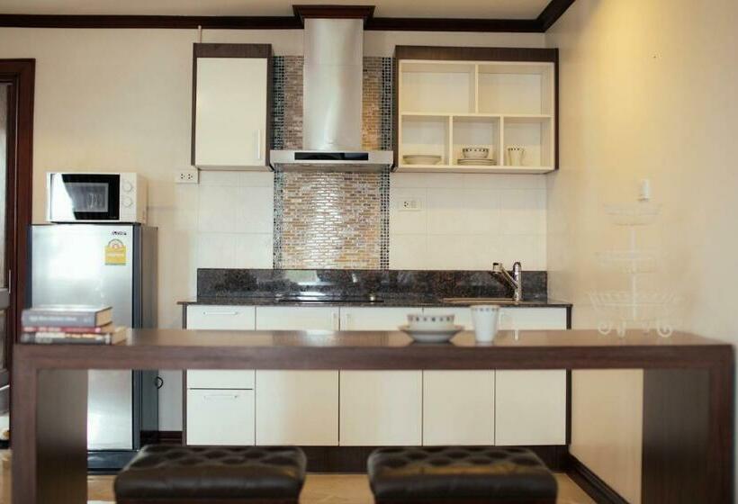 Standard Studio, Capitol Residence