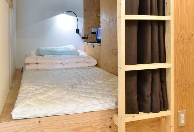 Кровать в Общей Комнате, Hostel Mitsuwaya Osaka