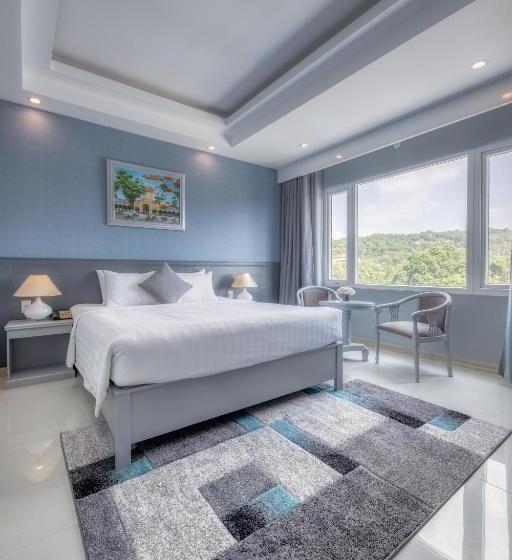 سوییت جونیور با چشم‌انداز استخر, Ocean Pearl Hotel Phu Quoc