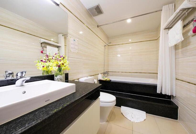 سوییت جونیور با چشم‌انداز استخر, Ocean Pearl Hotel Phu Quoc
