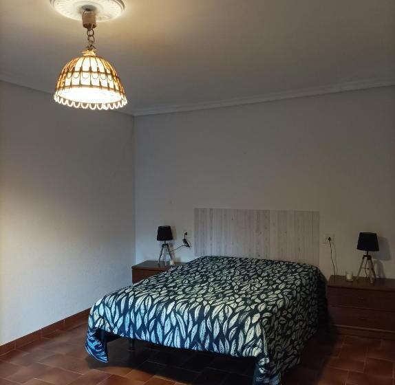 Номер Стандарт, Casa De Familia Estela