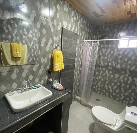 スタンダード４人部屋, Cabañas Rochivo Ranch
