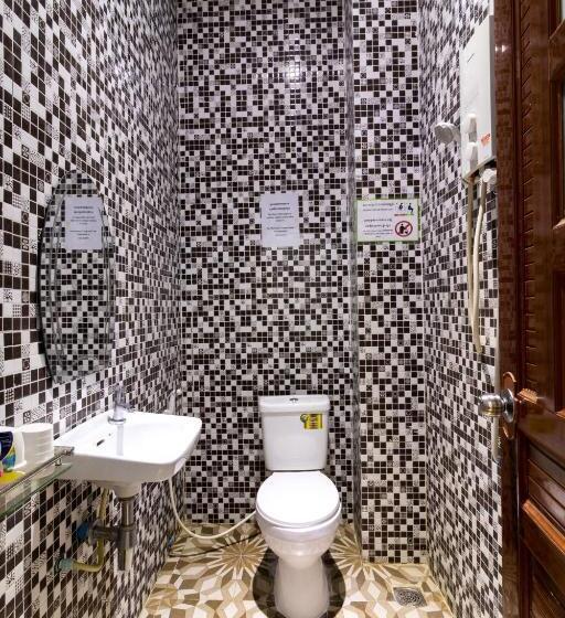 غرفة ديلوكس مزودة بشرفة, Uptown Guest House