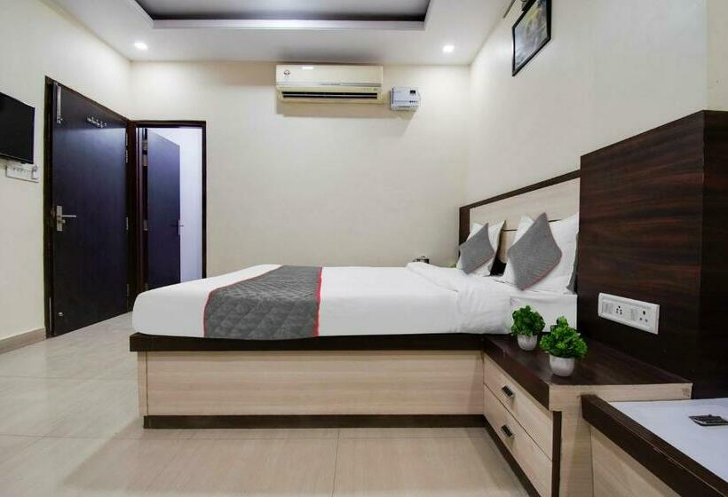 اتاق لوکس سه تخته, Capital O Hotel Pink Peral