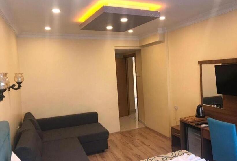 اتاق استاندارد سه نفره, Riverland Suites Apart