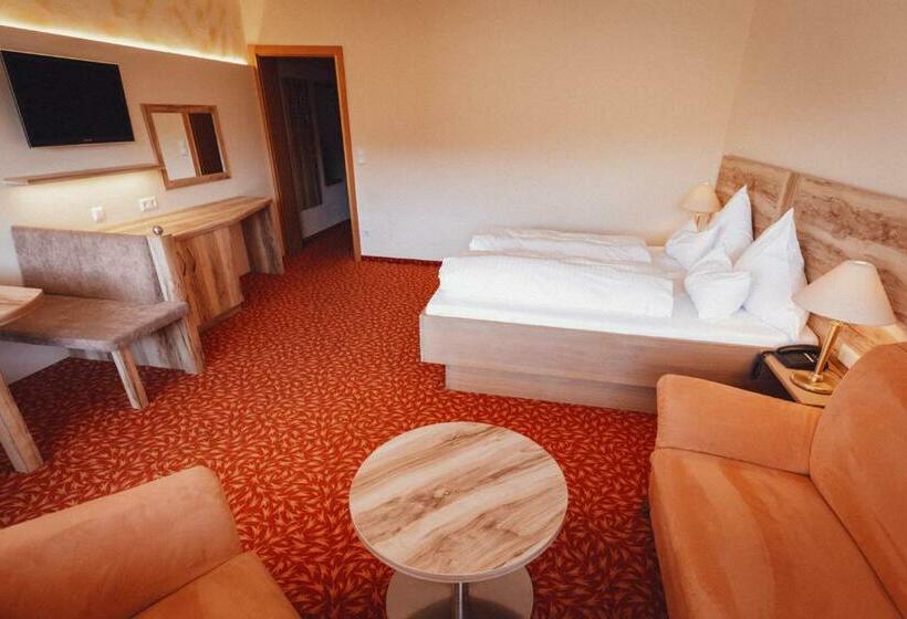Номер Стандарт с Балконом, Wellnesshotel Sonnenhalde Tonbach