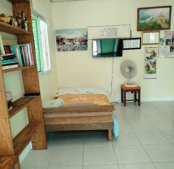 Семейное Бунгало, Baan Namthip Homestay Trang บ้านน้าทิพย์ โฮมสเตย์ตรัง