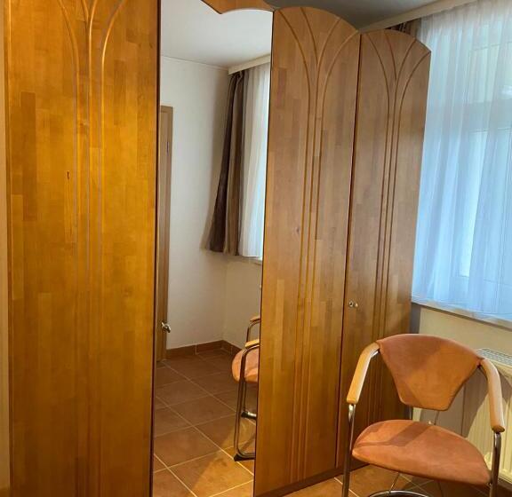 低层单卧公寓, Pension Garni No.11