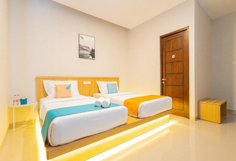 Люкс, Sans Hotel Bobosini Malang By Reddoorz
