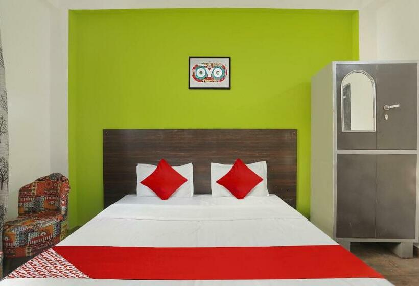 トリプルクラシックルーム, Oyo Flagship 80999 Sarovar Comfort Castle Inn