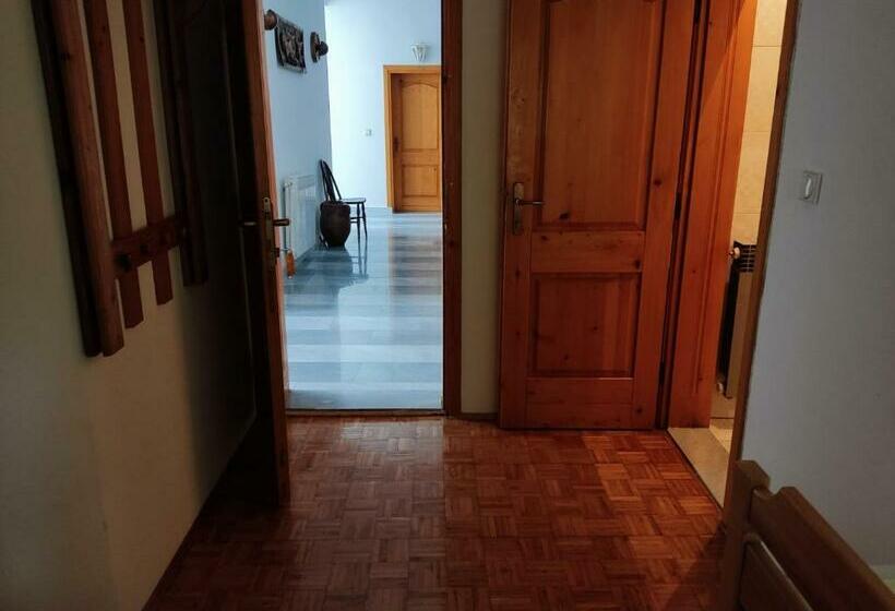 اتاق استاندارد, Estrada Ostrožac
