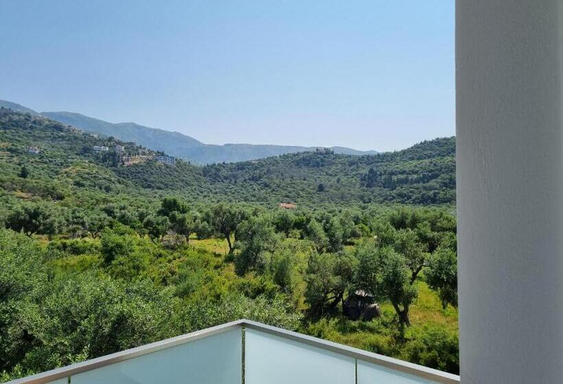 اتاق ساده سه‌ نفره, Vila Melina