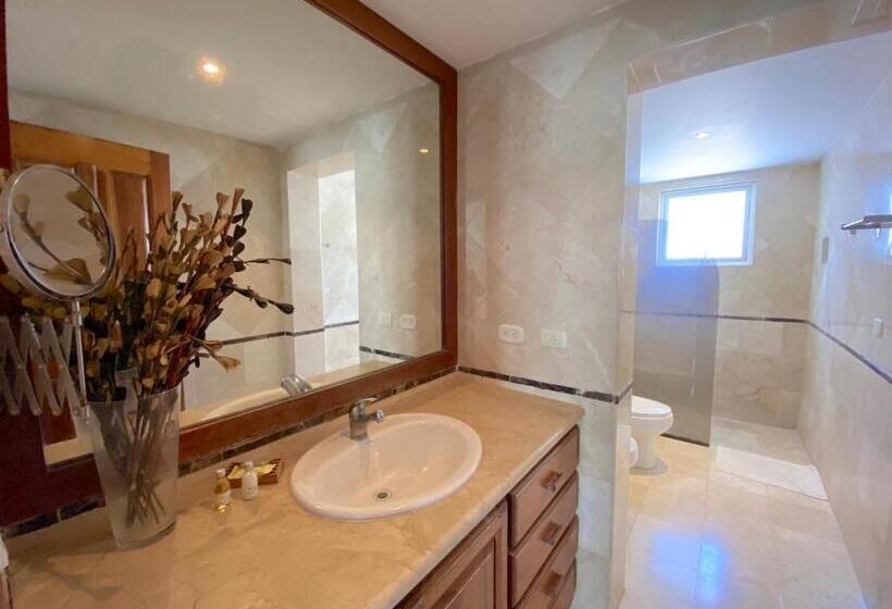 1 Bedroom Penthouse Apartment, Los Corales Villas And Suites   Beach Club, Spa, Restaurants