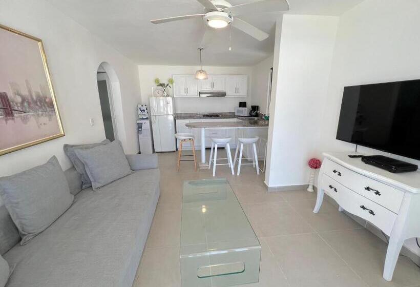 سوییت با چشم‌انداز دریا, Los Corales Villas And Suites   Beach Club, Spa, Restaurants
