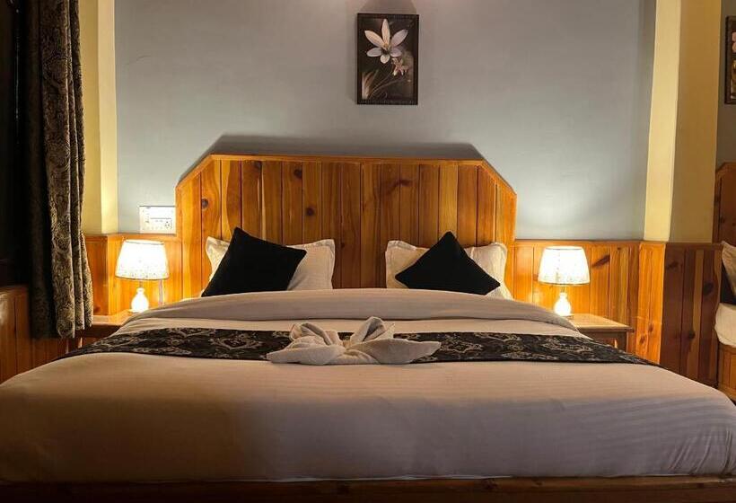 Семейный Номер, Narayana Guest House