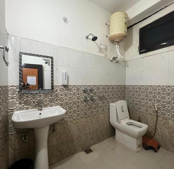 家庭间, Narayana Guest House