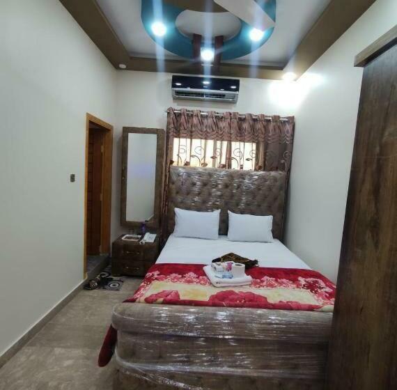اتاق لوکس, Sk Travellers Inn