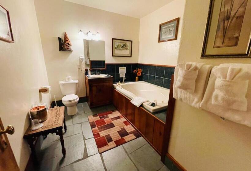 اتاق استاندارد با بالکن, The Lindsay Lodge
