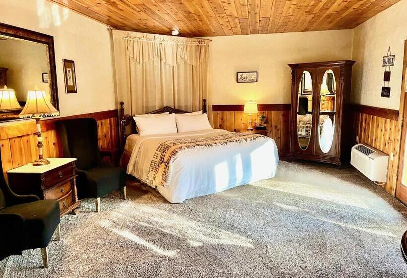 اتاق استاندارد با تخت بزرگ, The Lindsay Lodge