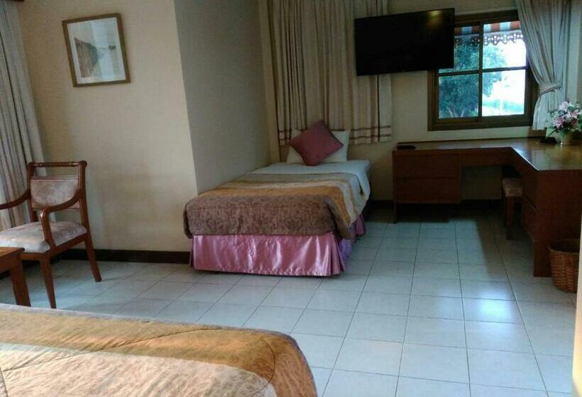 Люкс, โรงแรมฉัตรแก้ว