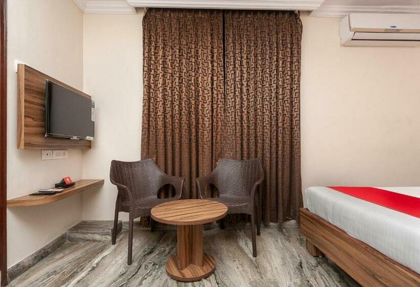 اتاق کلاسیک سه تخته, Flagship Hotel Raj Meridian