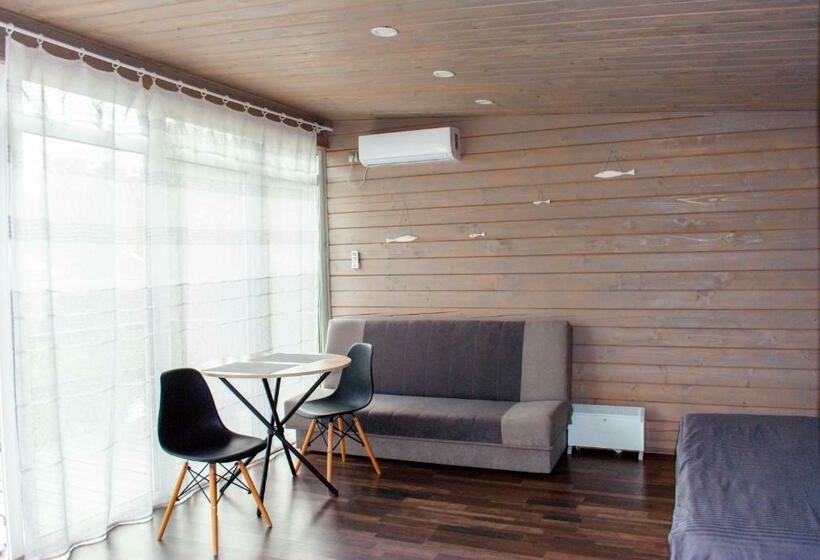1 Bedroom Apartment Lake View, Kaniv Fishclub