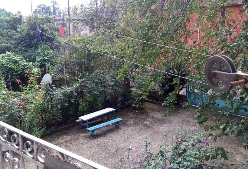 خانه 2 خوابه, Guest House Pirvelwodebuli