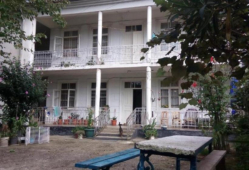 خانه 2 خوابه, Guest House Pirvelwodebuli