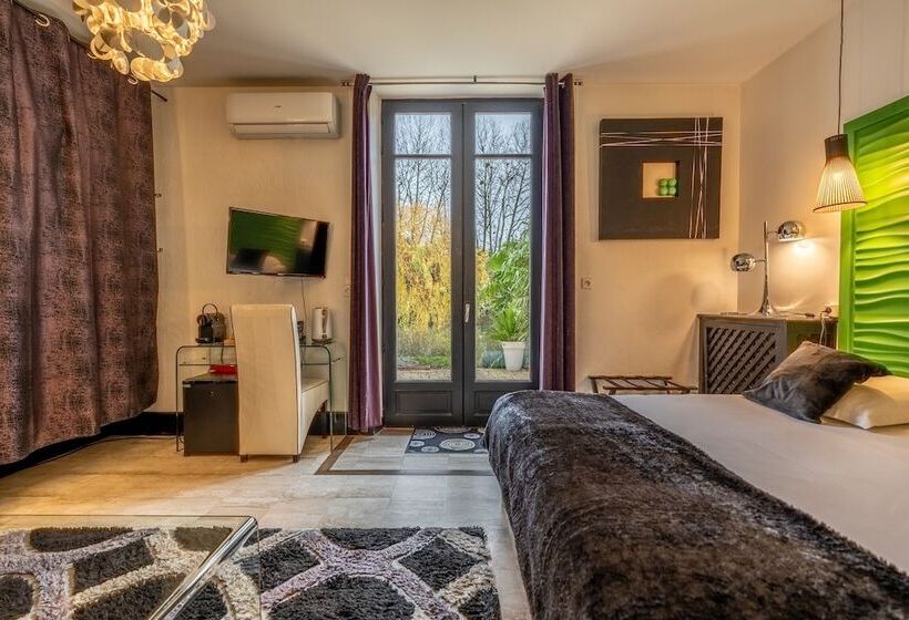 Quarto Familiar, Quai Des Pontis