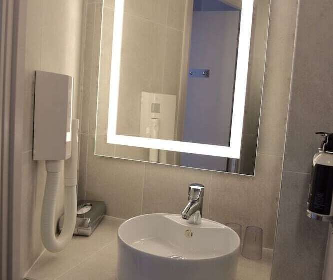Номер Стандард Боковой Вид на Море с Балконом, Boutique Hotel & Spa La Villa Cap Ferrat